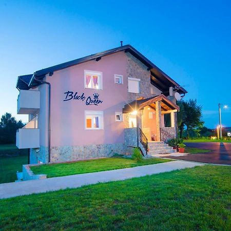 Black Queen Guesthouse Grabovac  Exteriör bild