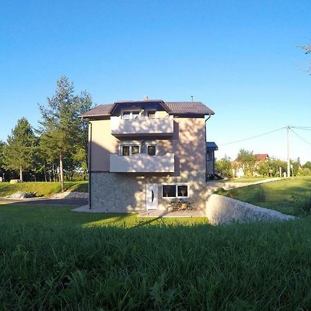 Black Queen Guesthouse Grabovac  Exteriör bild