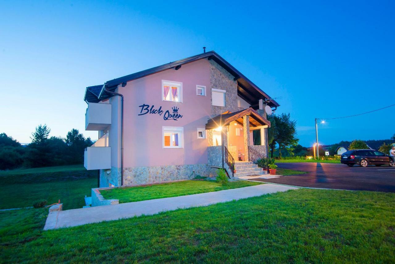 Black Queen Guesthouse Grabovac  Exteriör bild