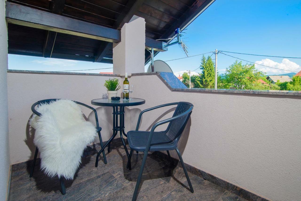 Black Queen Guesthouse Grabovac  Exteriör bild