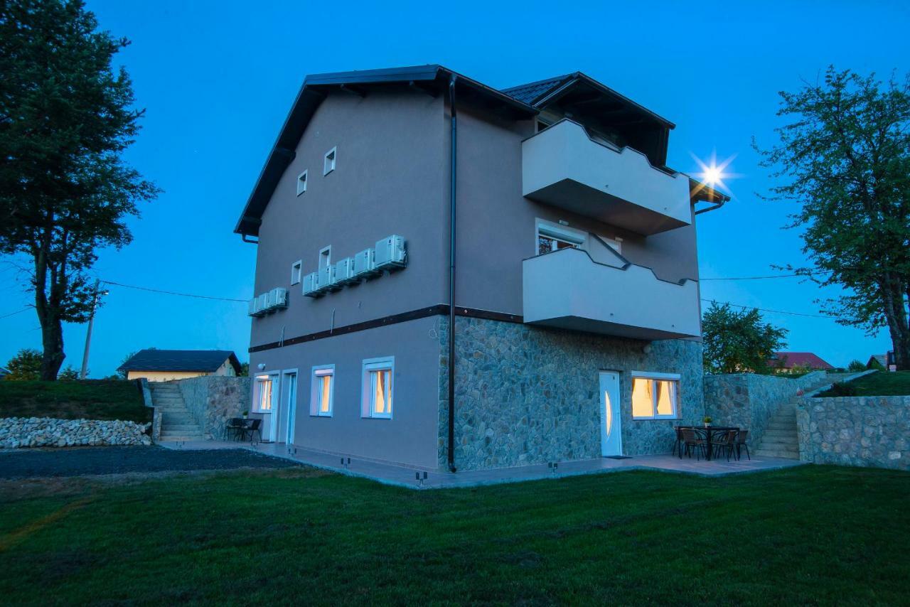 Black Queen Guesthouse Grabovac  Exteriör bild
