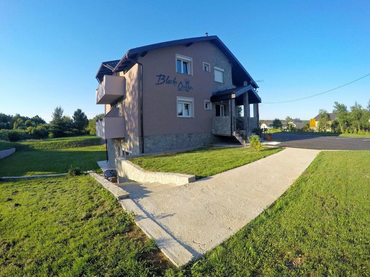 Black Queen Guesthouse Grabovac  Exteriör bild