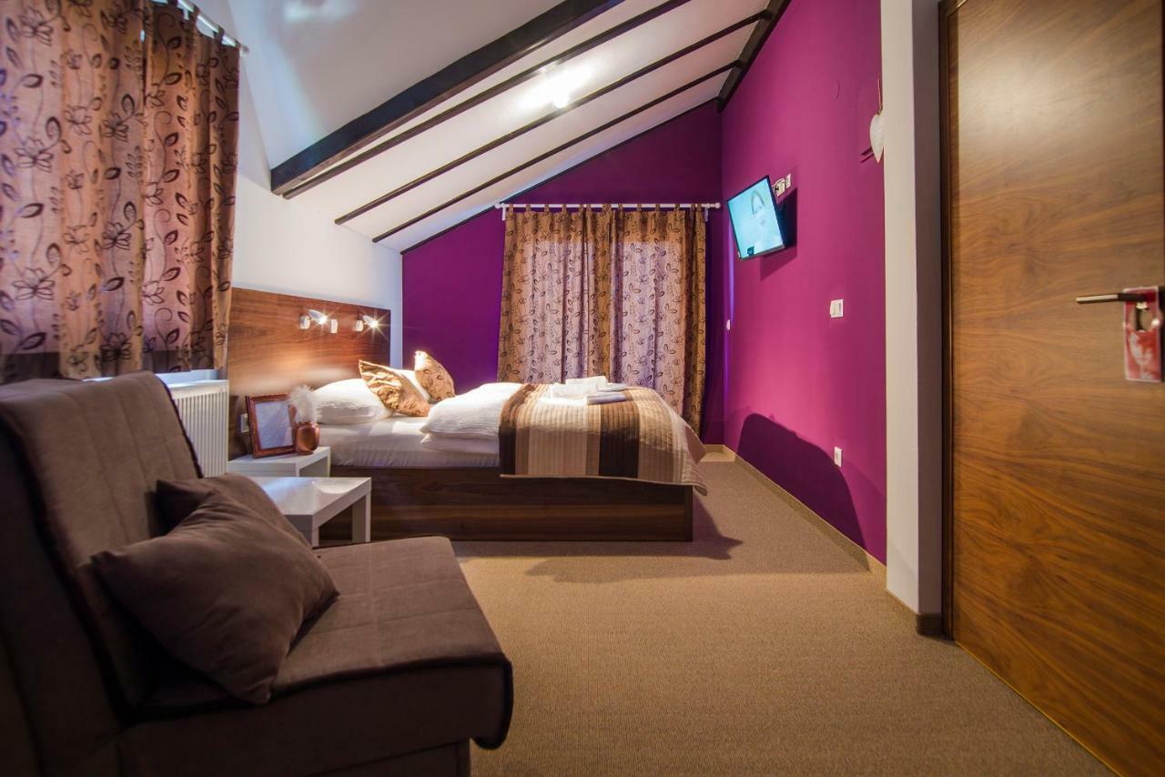 Black Queen Guesthouse Grabovac  Exteriör bild