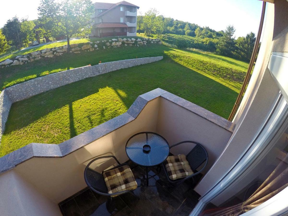 Black Queen Guesthouse Grabovac  Exteriör bild